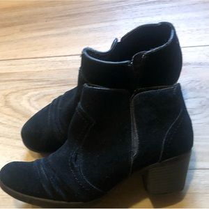 black booties